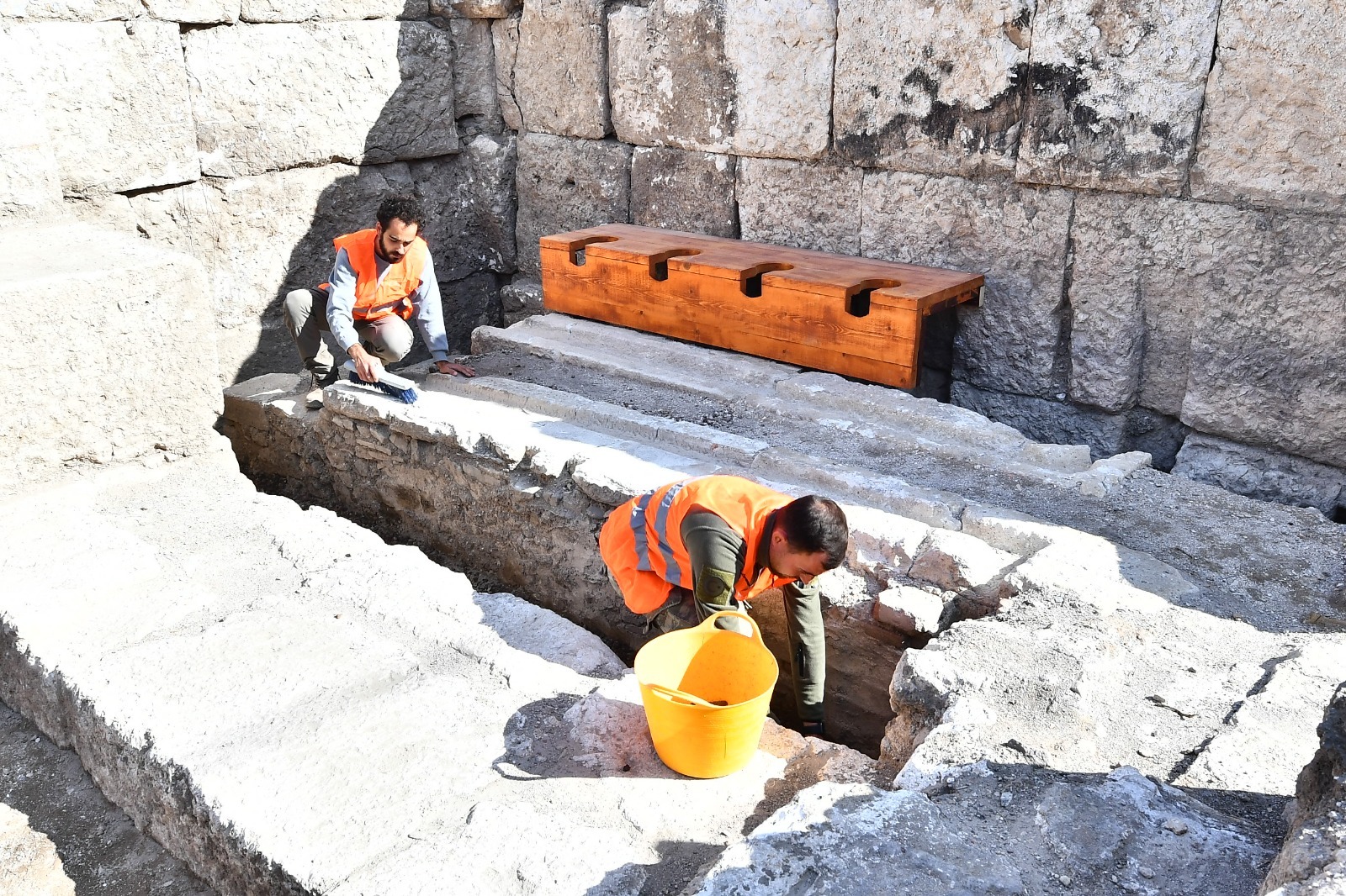 Antik tiyatro kulisinde ilk antik tuvalet