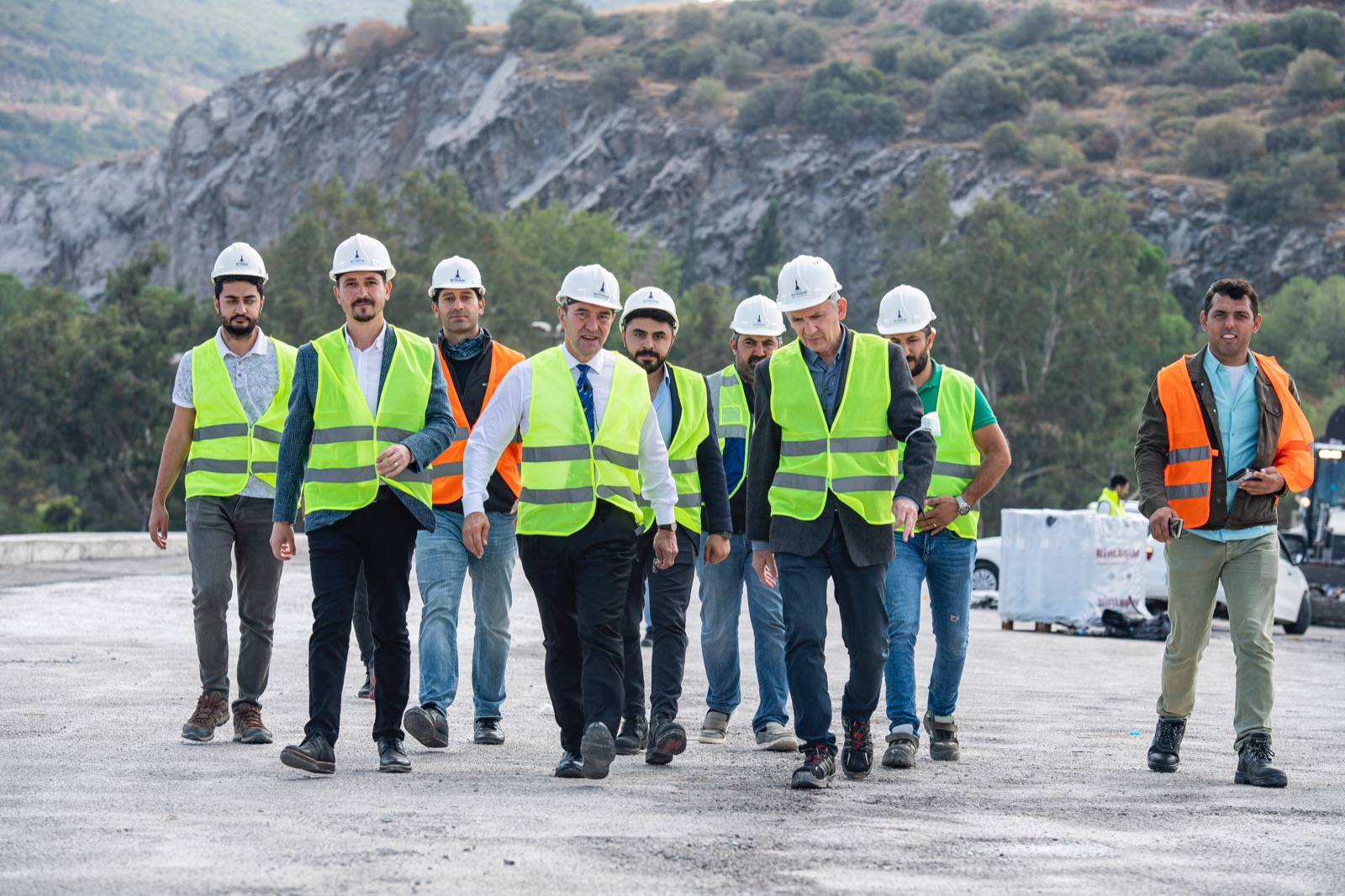 “İzmir trafiğini rahatlatacak yatırımın ilk etabını yeni yılda açacağız”