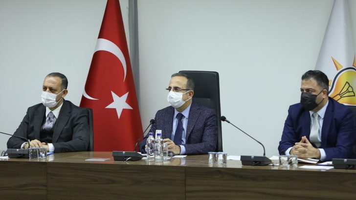 AK Parti İzmir İl Başkanı Kerem Ali Sürekli;  “-cek, -cak’tan öteye geçemediler…”