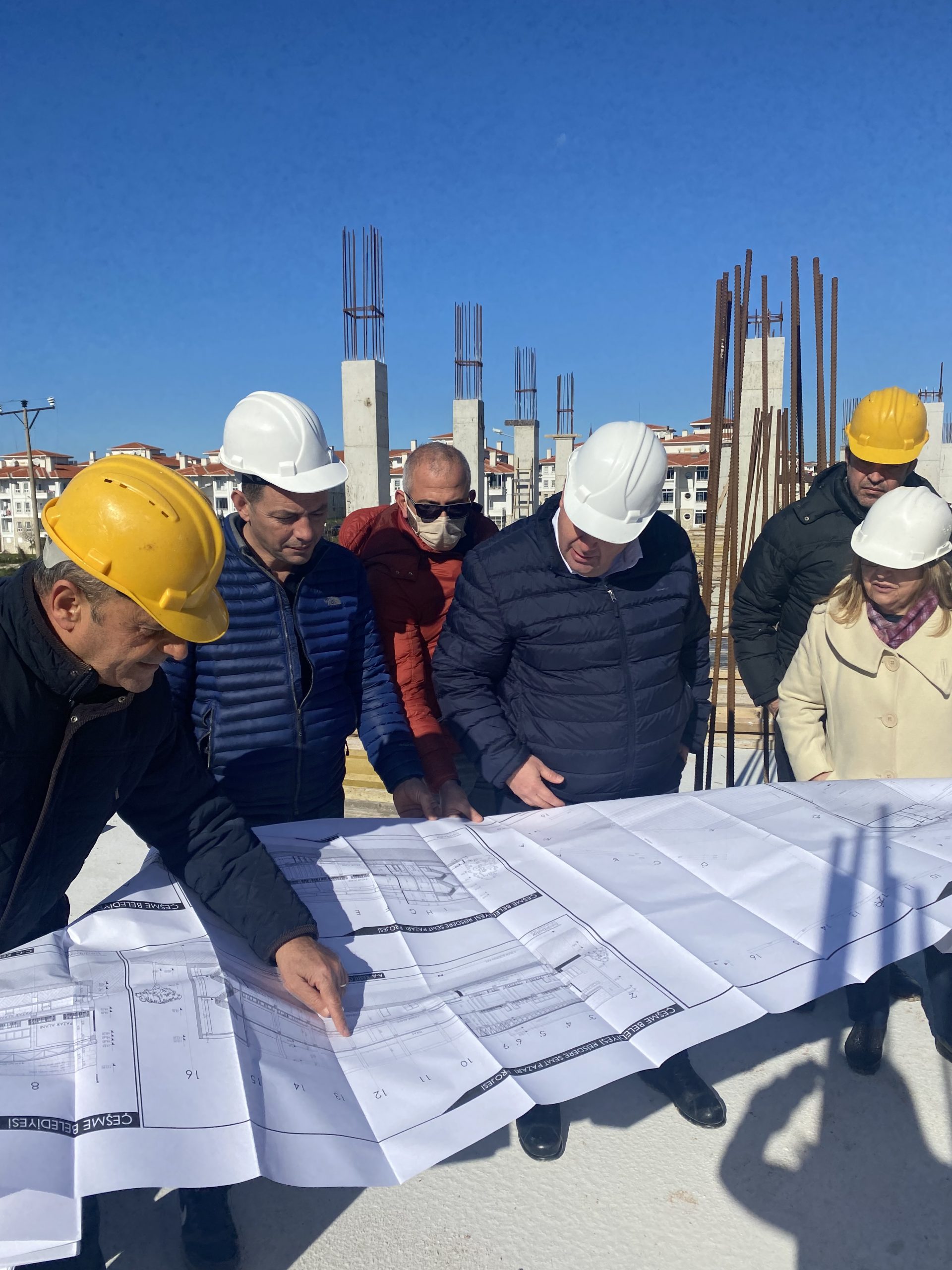 Çeşme’nin ilk kapalı Pazar yeri   inşaatı Reisdere’de devam ediyor