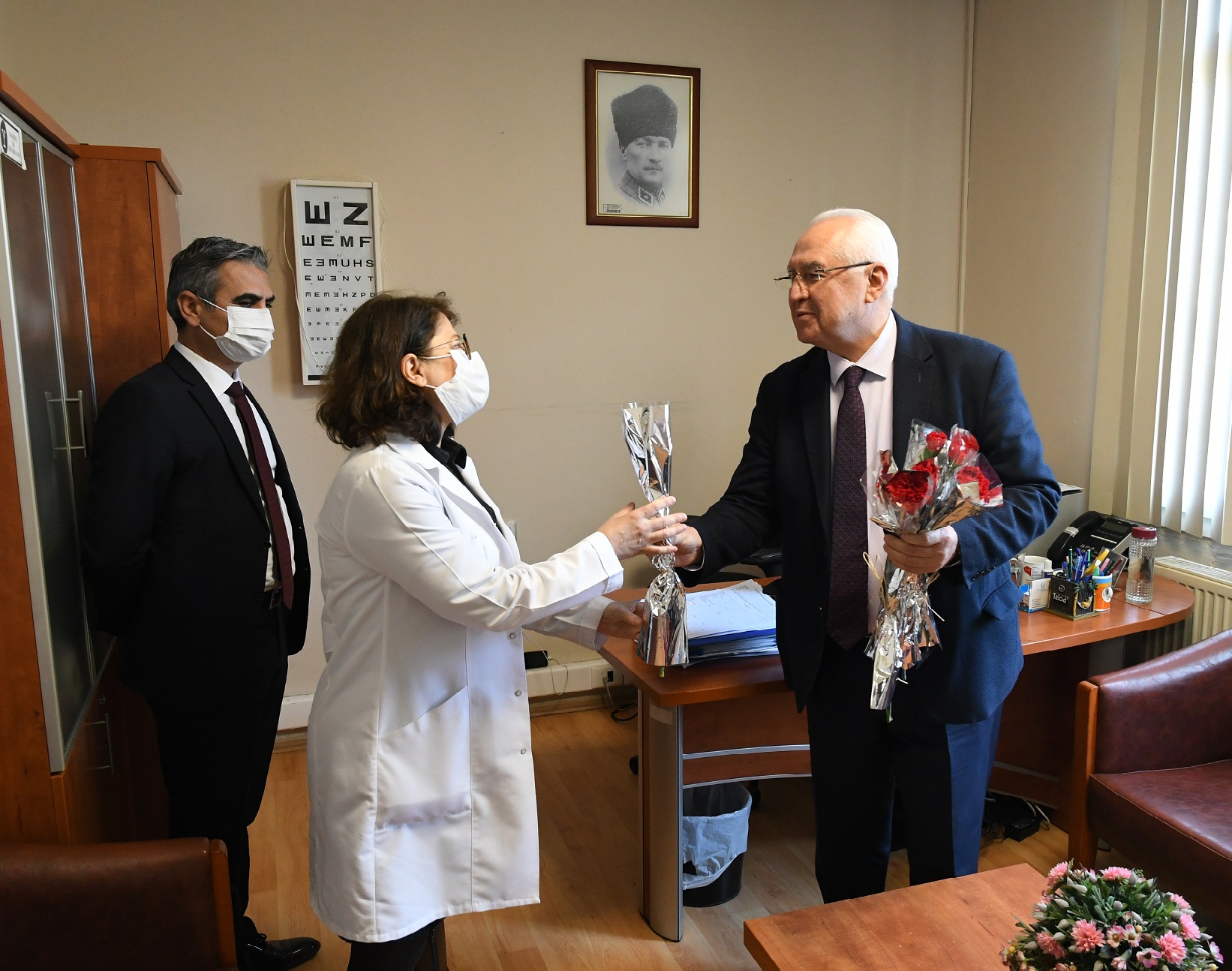 Başkan Selvitopu sağlık emekçilerin bayramını kutladı