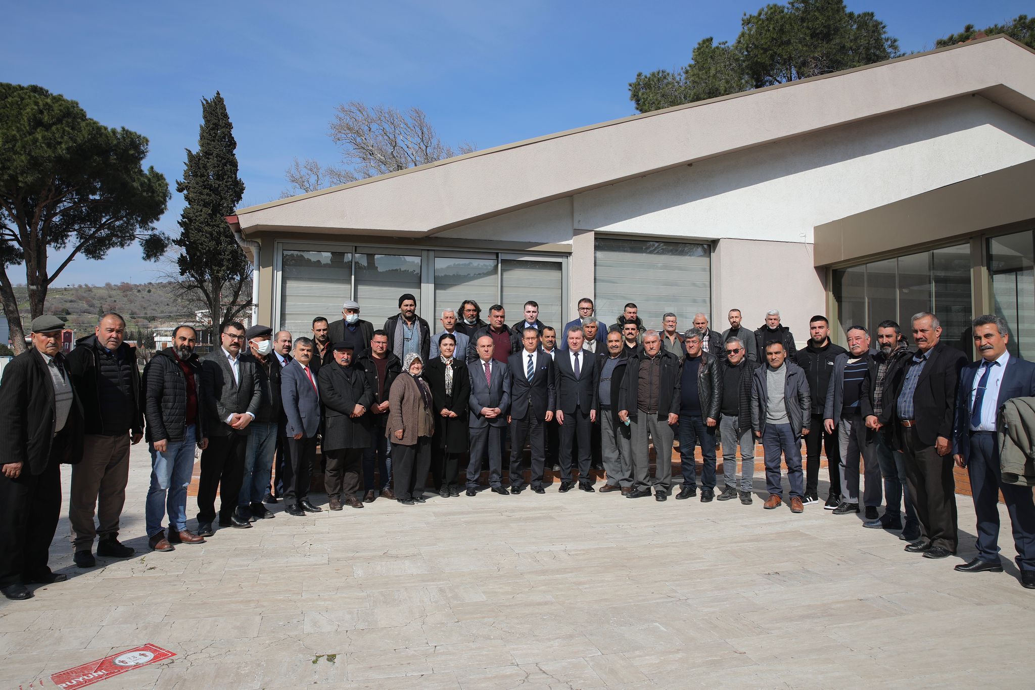 Alevi vatandaşlar için Bergama’da geniş katılımlı toplantı