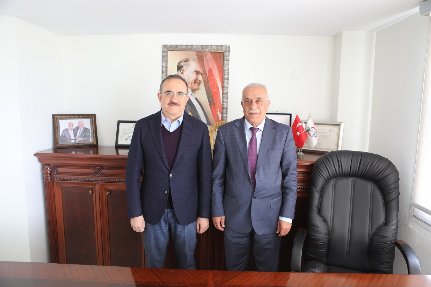 AK Parti İzmir İl Başkanı Kerem Ali Sürekli;  “Esnafımızın genel ve yerel taleplerinin takipçisiyiz!”