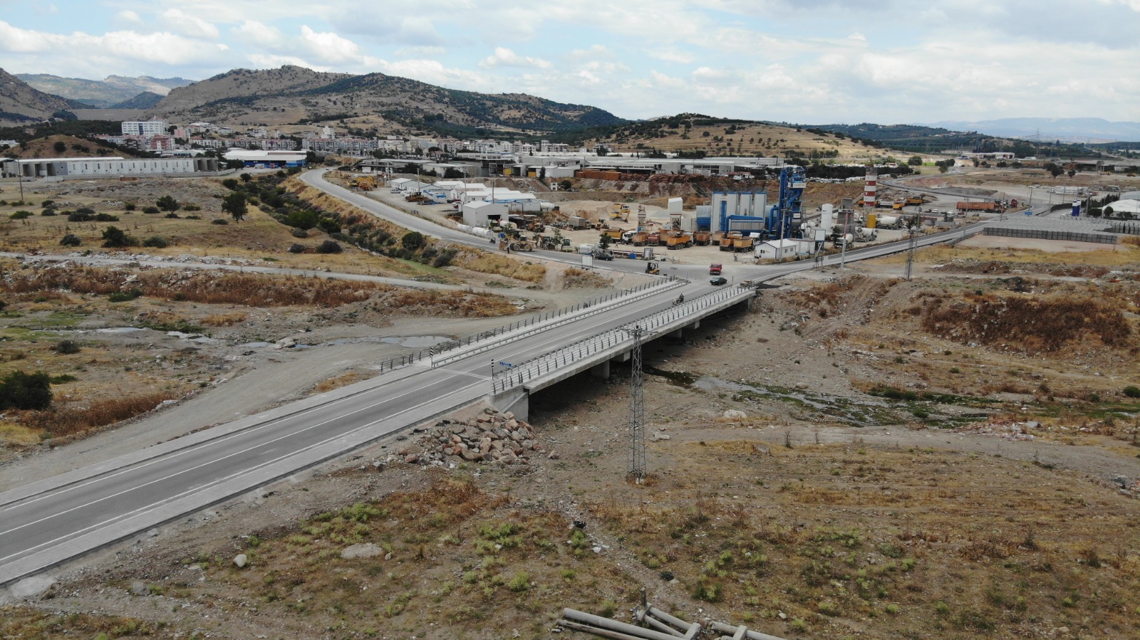 Büyükşehir Belediyesi’nden 12,5 milyon liralık yatırım Bergama’nın yeni köprüsü hazır