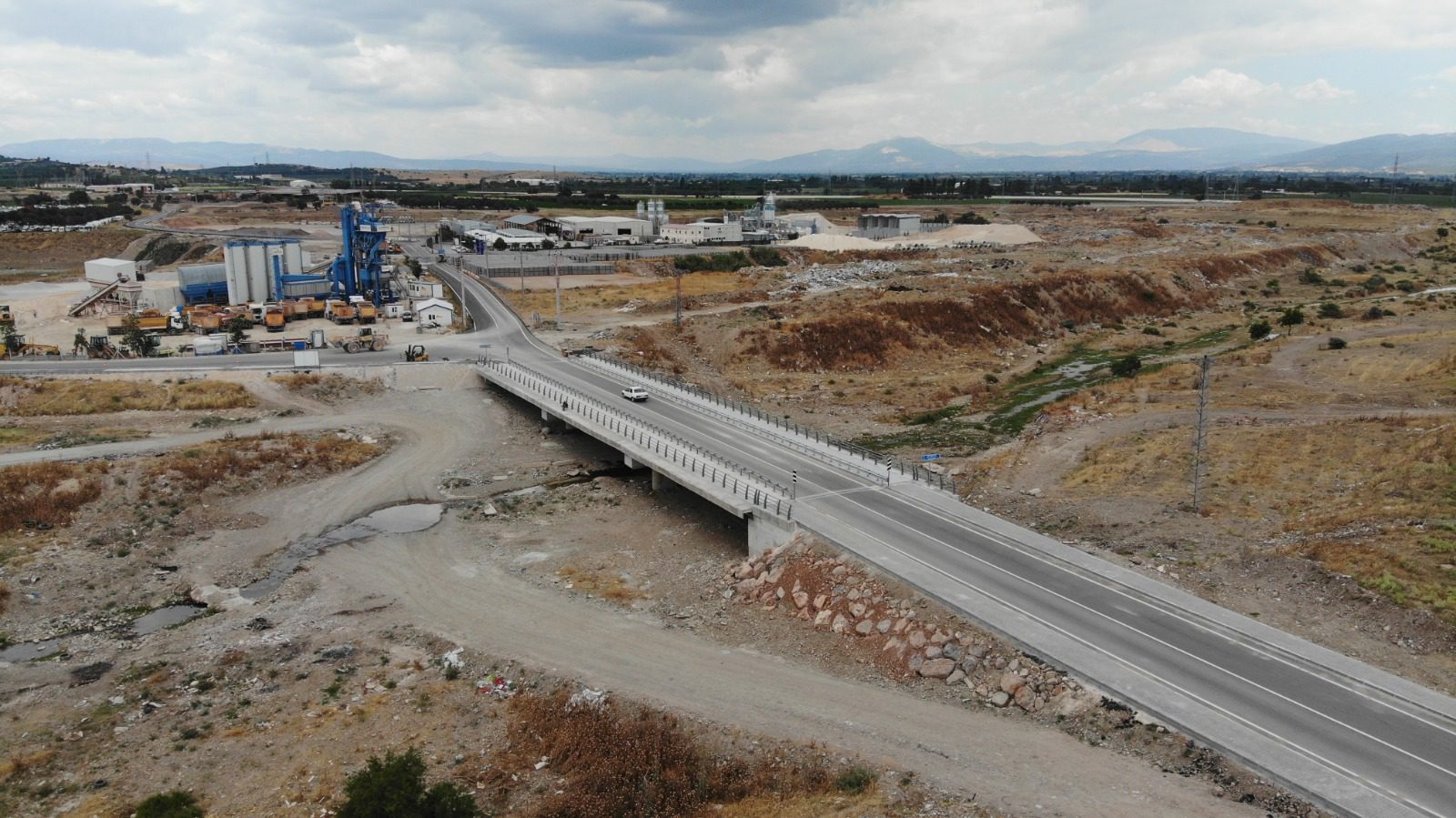 Büyükşehir Belediyesi’nden 12,5 milyon liralık yatırım Bergama’nın yeni köprüsü hazır