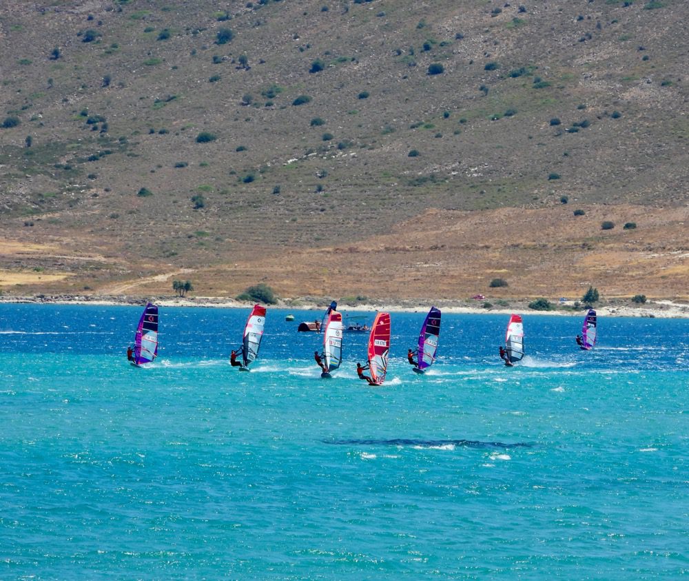 Başkan Oran, “Söz verdiğimiz gibi Uluslararası sörf yarışlarını Alaçatı’ya geri getirdik!”
