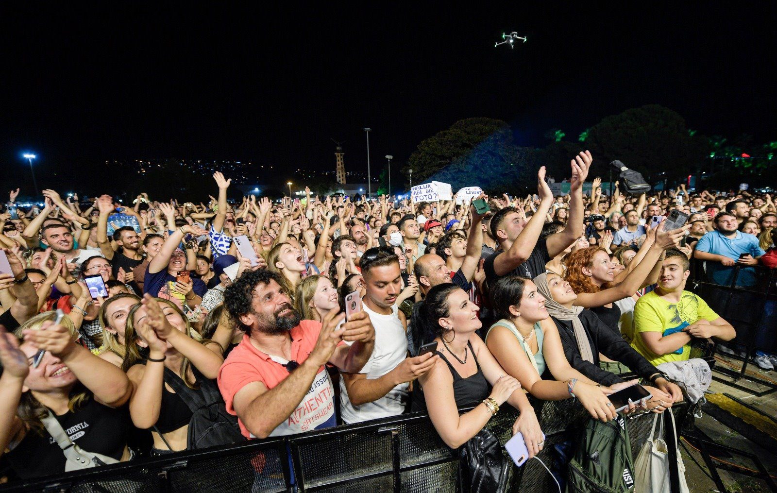 İEF Final Konserini 'Haluk Levent' ile Yaptı!