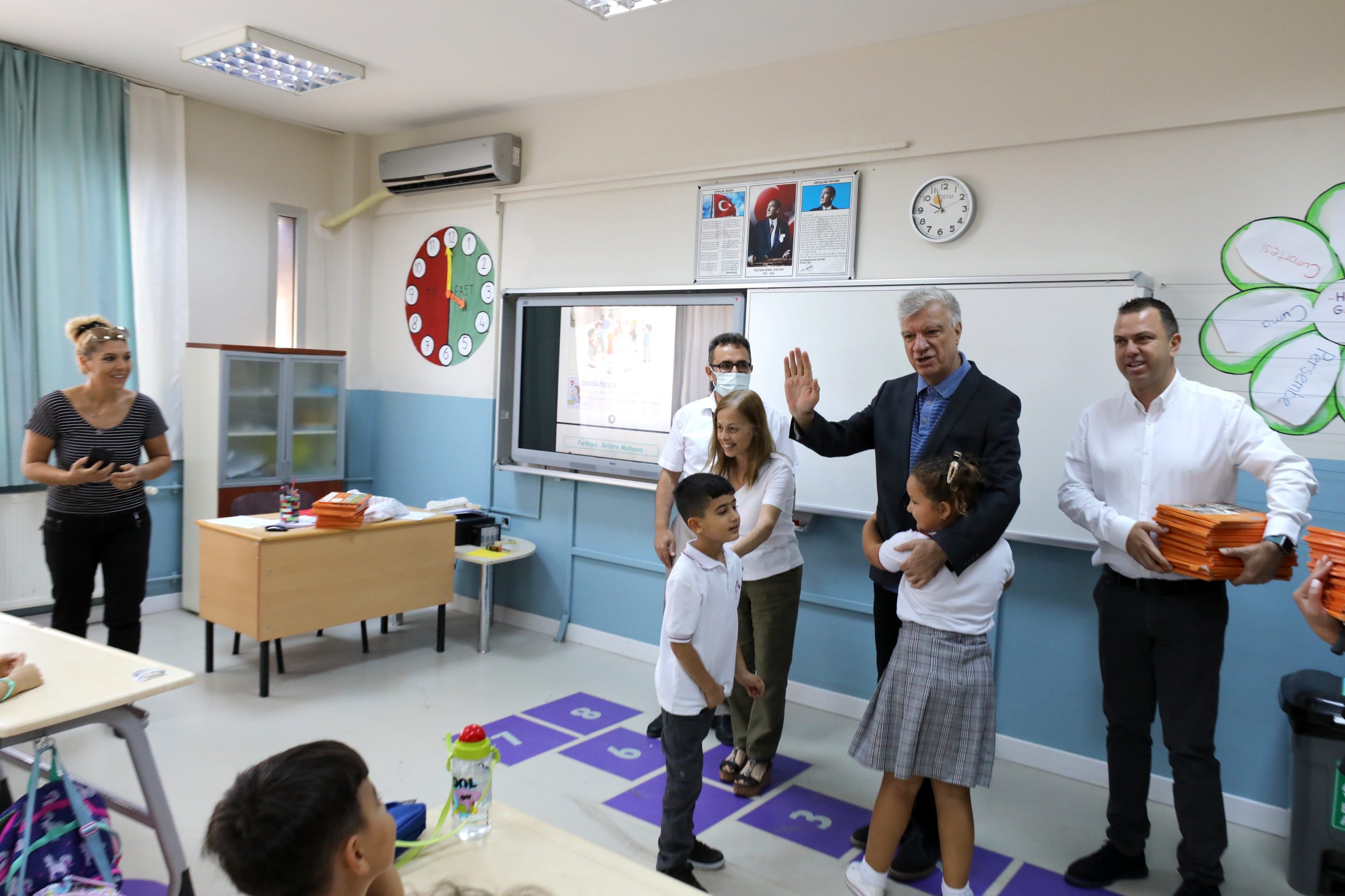 Başkan Engin, yeni eğitim ve öğretim yılında öğrencilerin yanında oldu!