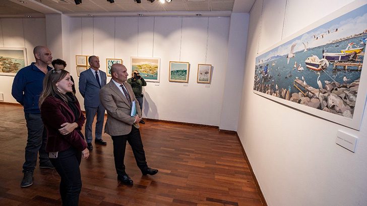 Başkan Soyer, sanatçı Gökçe Sümerkan’ın sergisi’ni ziyaret etti