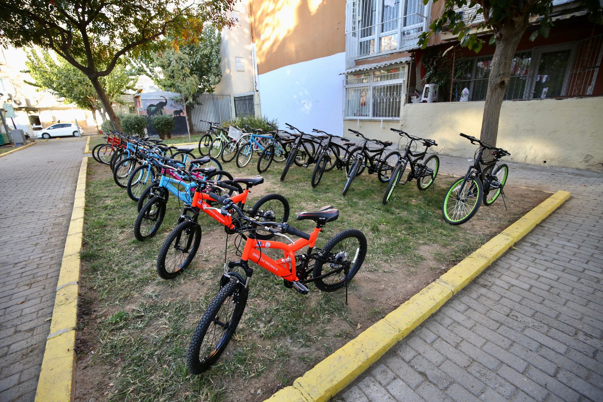 'Bisikletini İyiliğe Dönüştür' projesi çocukları sevindirdi!
