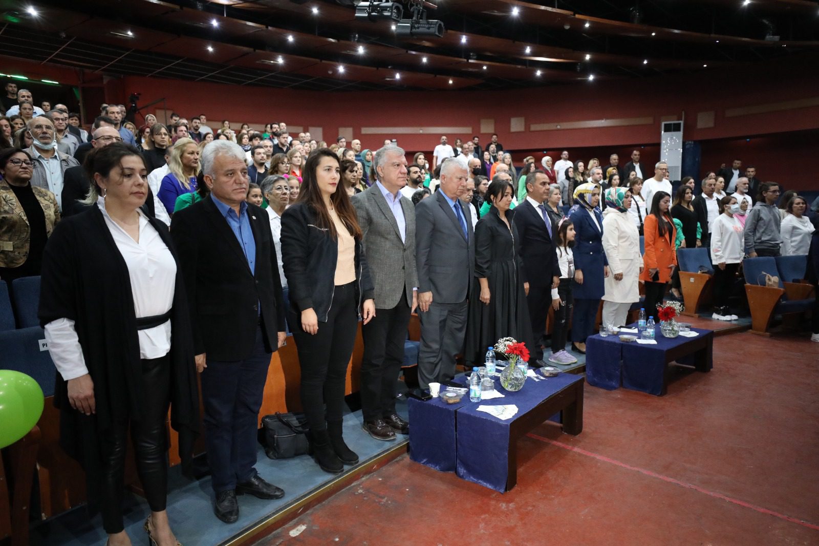 İzmir Depreminde hayatını kaybedenler anısına 'farkındalık gecesi' düzenlendi!