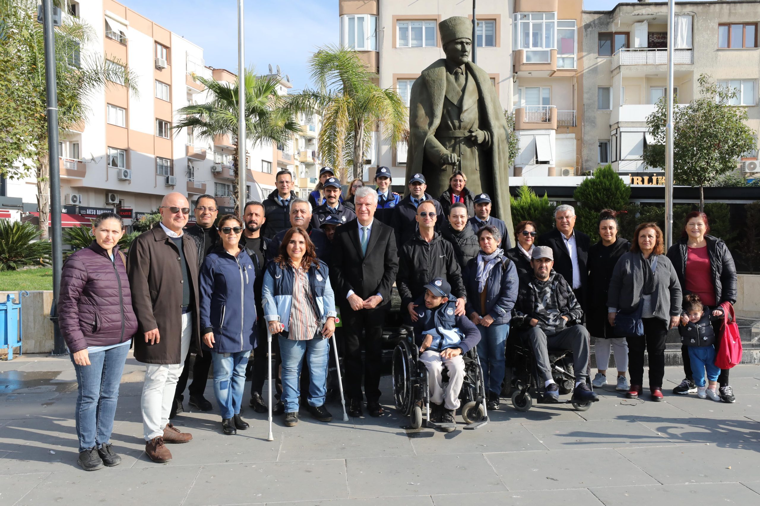 Narlıdere 'engelsiz yaşam' için yürüdü