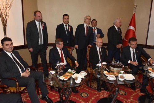 arif çayan Medya Ege - Arif Çayan yazdı; Genel Başkanın Doğum Günündeki İzmirli Başkan!