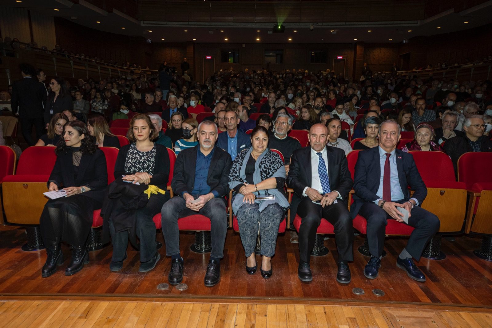 Nazım Hikmet ile Yannis Ritsos İzmir’de şiir ve şarkılarla anıldı