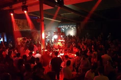 Alsancak’ta Gece Hayatı