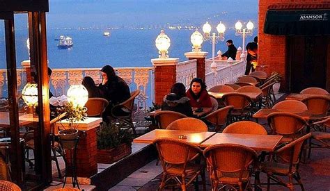 İzmir’in Eşsiz Manzarasına Sahip Asansör Restoran