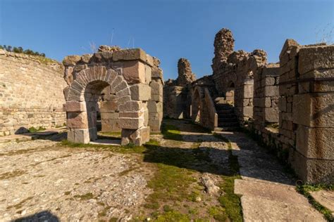 Bornova’da Gezilecek Yerler: Mitolojiye Yolculuk Bergama