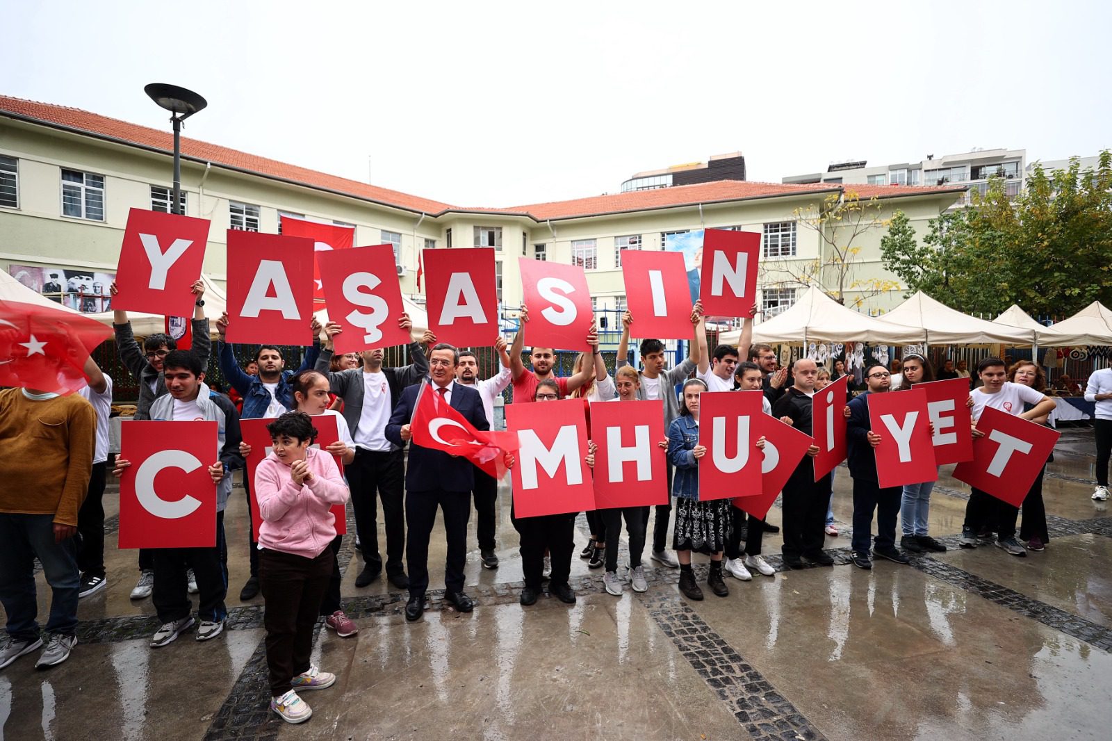 BATUR: HER ŞARTTA CUMHURİYETE SAHİP ÇIKACAĞIZ