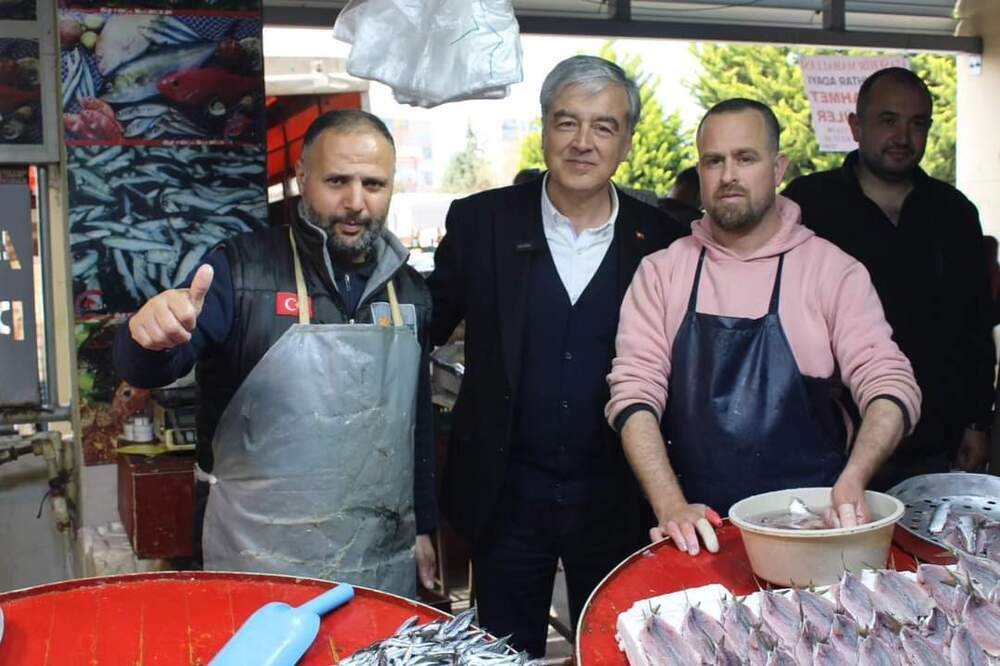 Çiğli Belediyesi Murat Gökçekaya pazarın nabzını tuttu