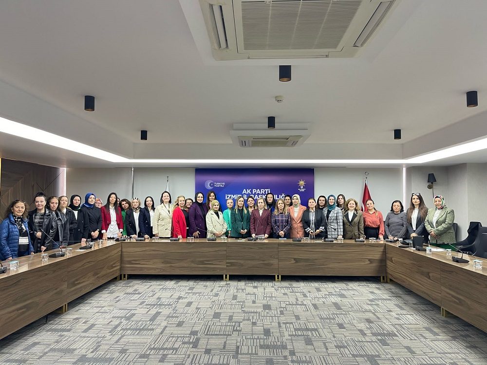 AK Parti İzmir Kadın Kolları’ndan 8 Mart Dünya Kadınlar günü açıklaması