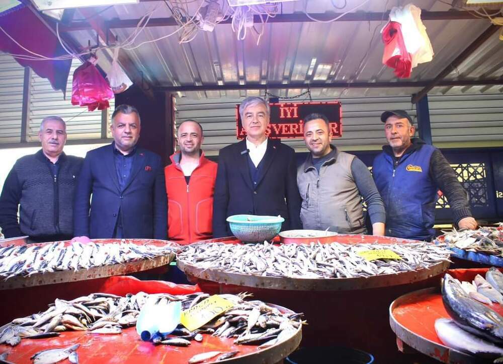 Çiğli Belediyesi Murat Gökçekaya pazarın nabzını tuttu