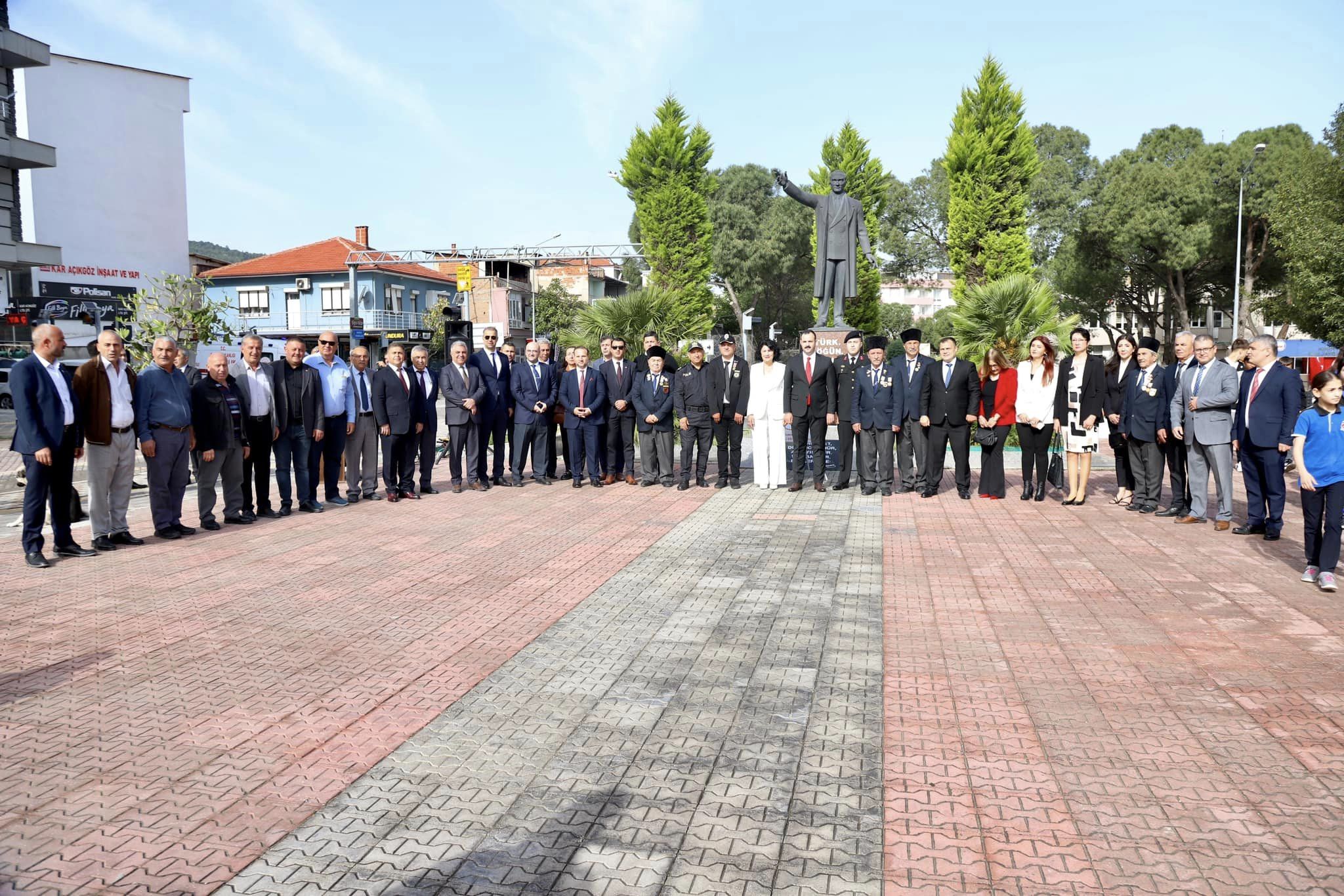 Kınık Belediyesi Türkiye Büyük Millet Meclisi'nin açılışının 104’üncü yıl dönümü ve 23 Nisan Ulusal Egemenlik ve Çocuk Bayramı, tüm yurtta olduğu gibi Kınık’ta da büyük bir coşku ile kutlandı.