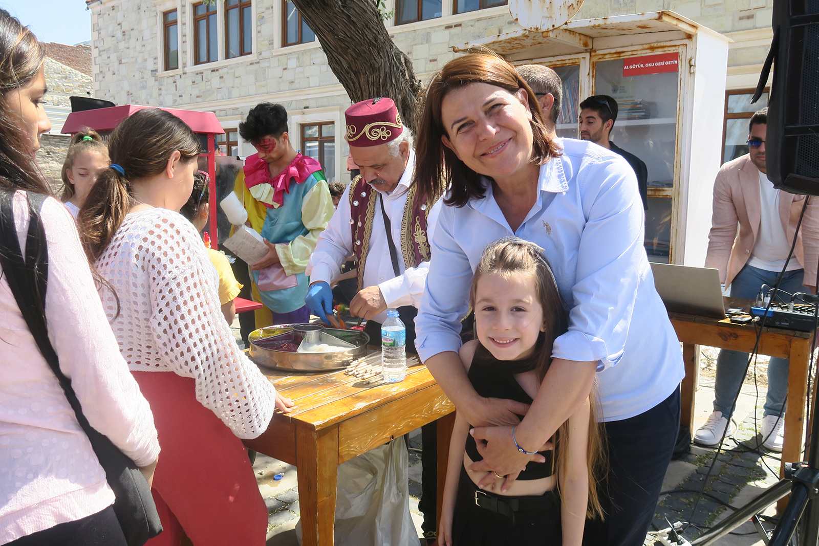 Foça Belediyesi Foça Belediyesi, 23 Nisan Ulusal Egemenlik ve Çocuk Bayramı haftası kapsamında, Foça ve Yenifoça’da Çocuk Buluşmaları gerçekleştirdi.