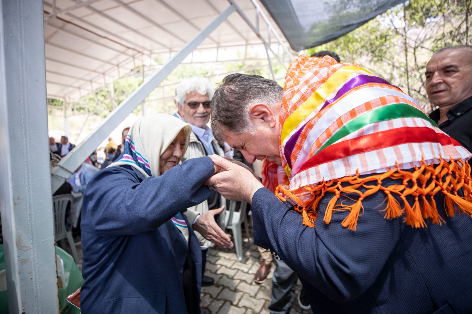 Kayadibi köylülerine Başkan Tugay'dan Hıdırellez sürprizi