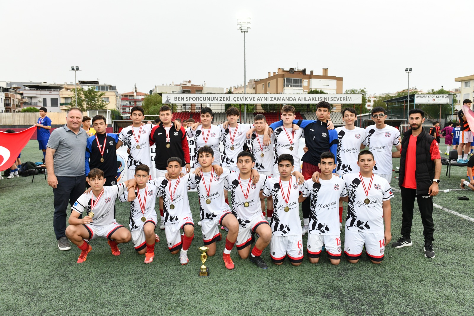 Çiğli’de “19 Mayıs Futbol Turnuvası” Heyecanı Sona Erdi