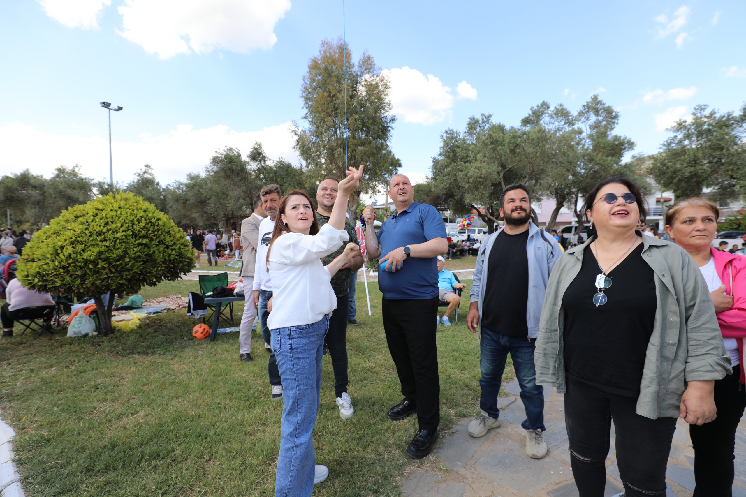 Menderes Semaları Rengarenk Oldu