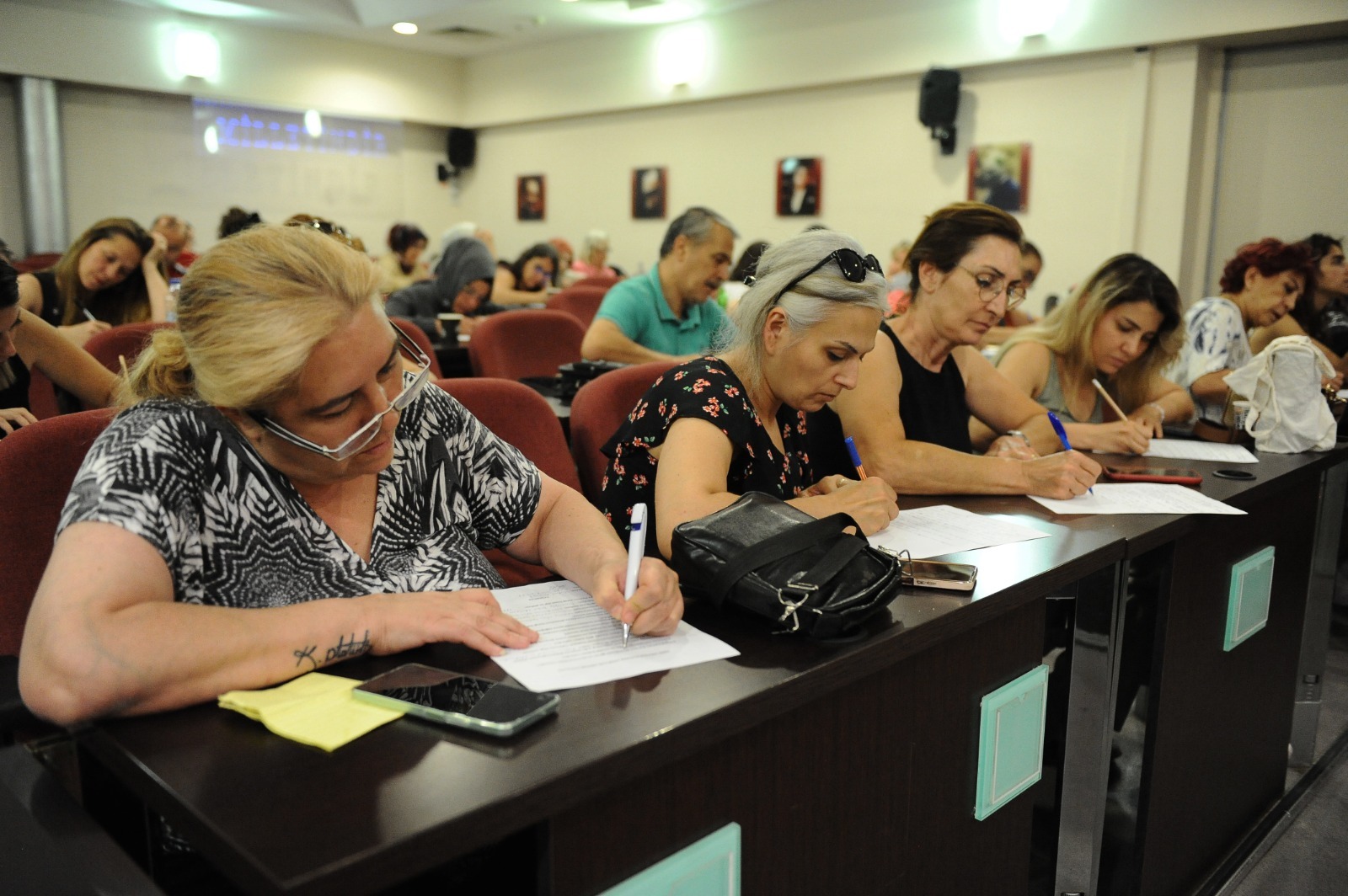 Karşıyaka Belediyesi’nden hayvanseverlere eğitim