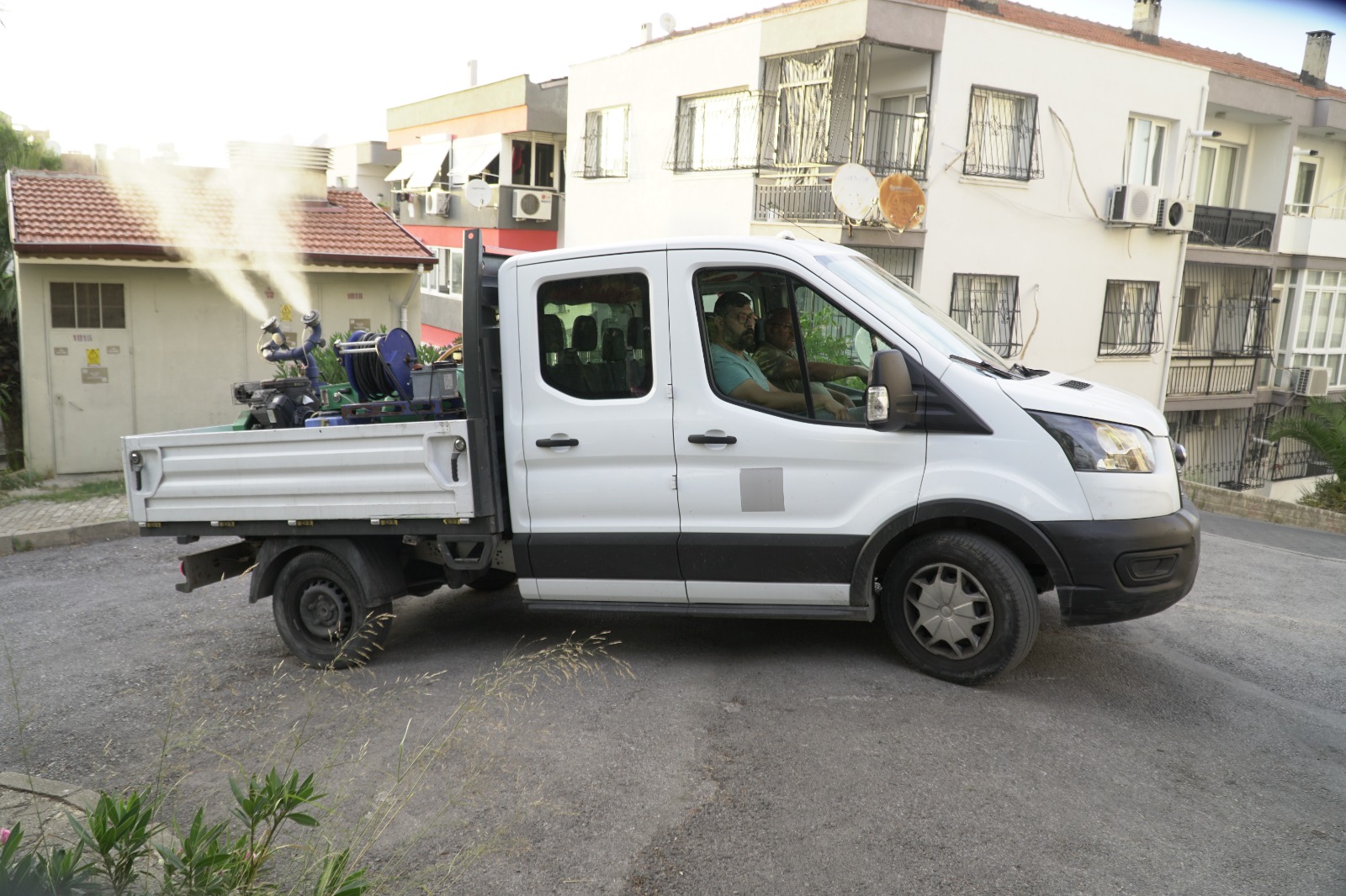 Karabağlar’da mahalle mahalle ilaçlama yapıldı