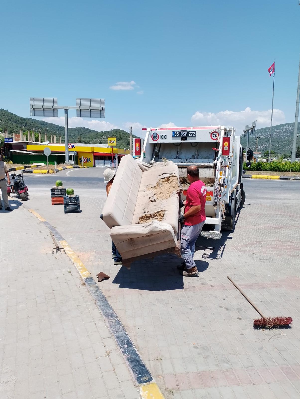 Menderes Sahilleri Yaza Hazırlanıyor