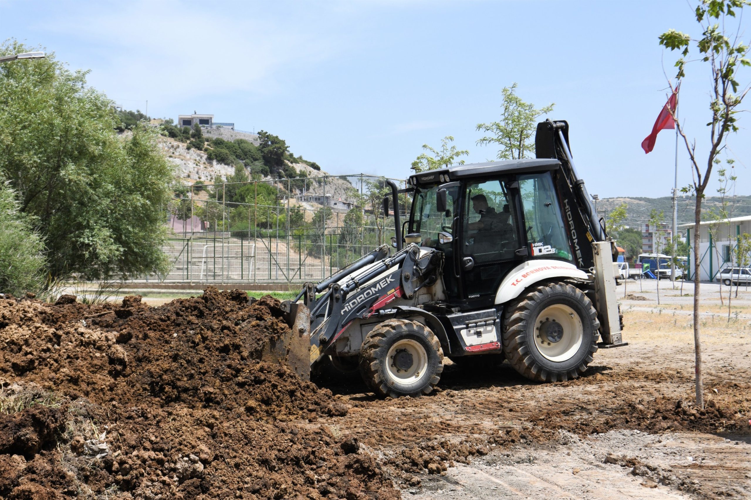 Bornova Belediyesi’nden çiftçiye gübre desteği