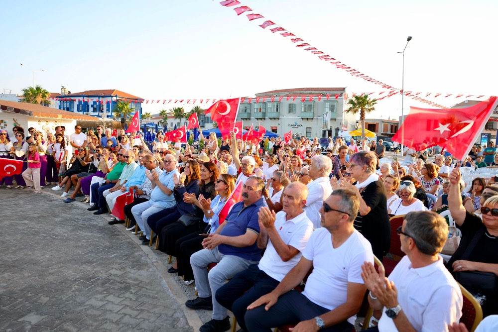 ÇEŞME’DE ATATÜRK’ÜN ILICA’YA GELİŞİNİN 98. YILI KUTLANDI