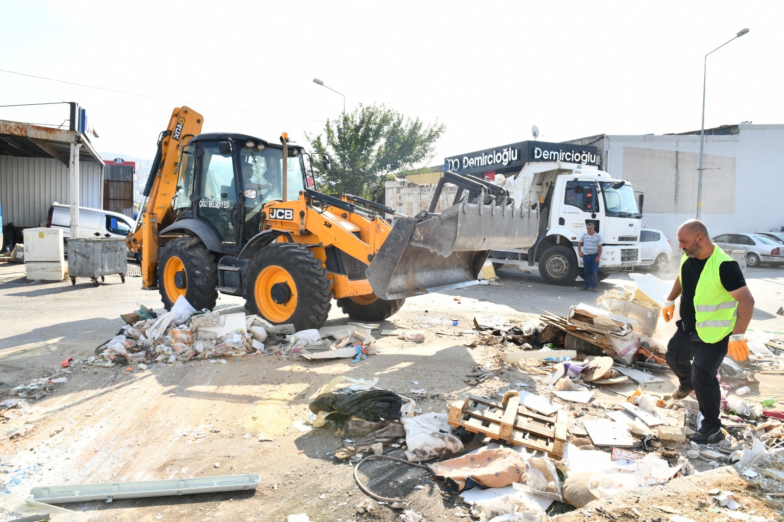 Çiğli Ata Sanayi Sitesi’nde Detaylı Temizlik