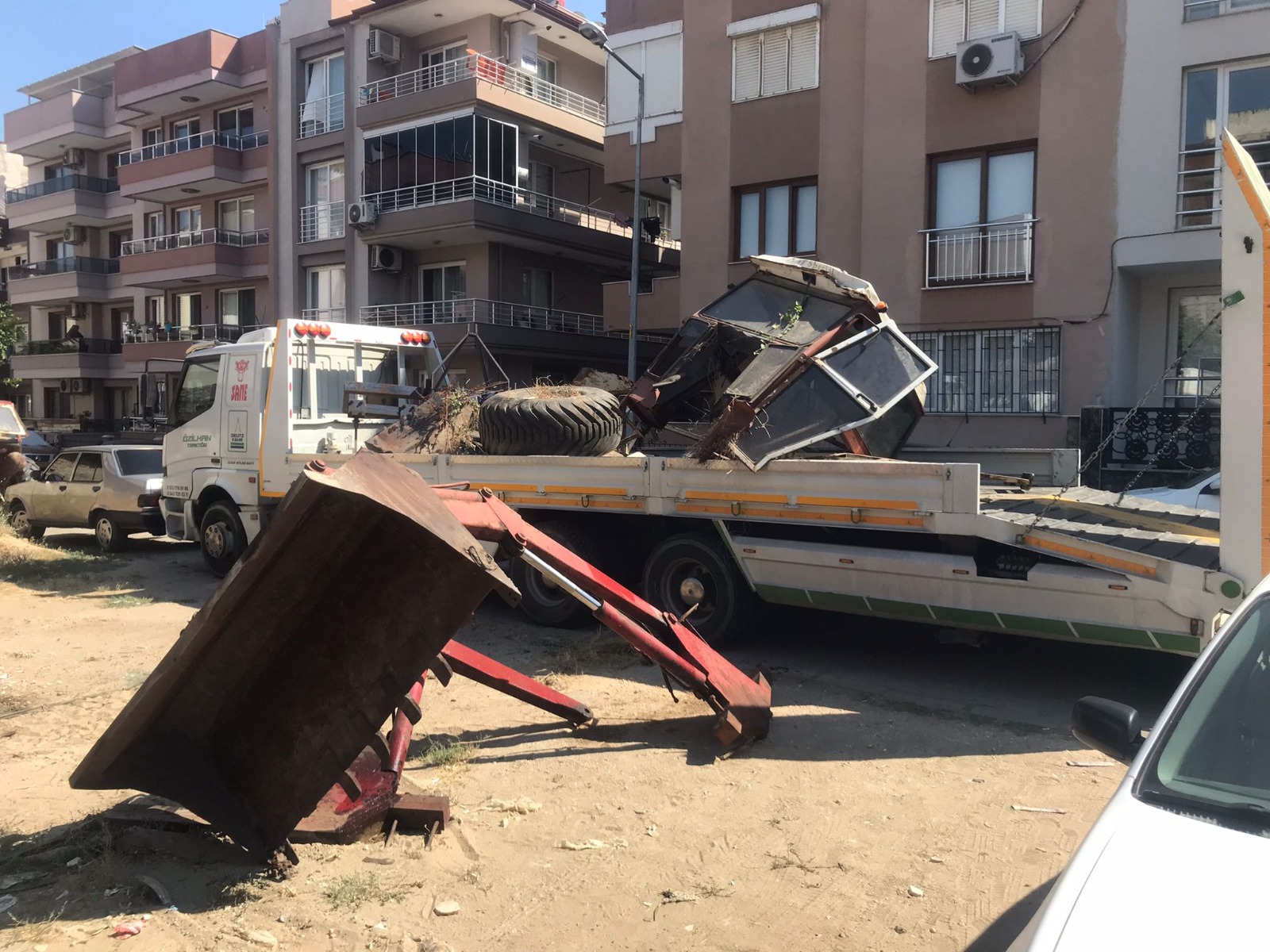 Hurda araç, iş makinası ve tarım aletleri toplanıyor