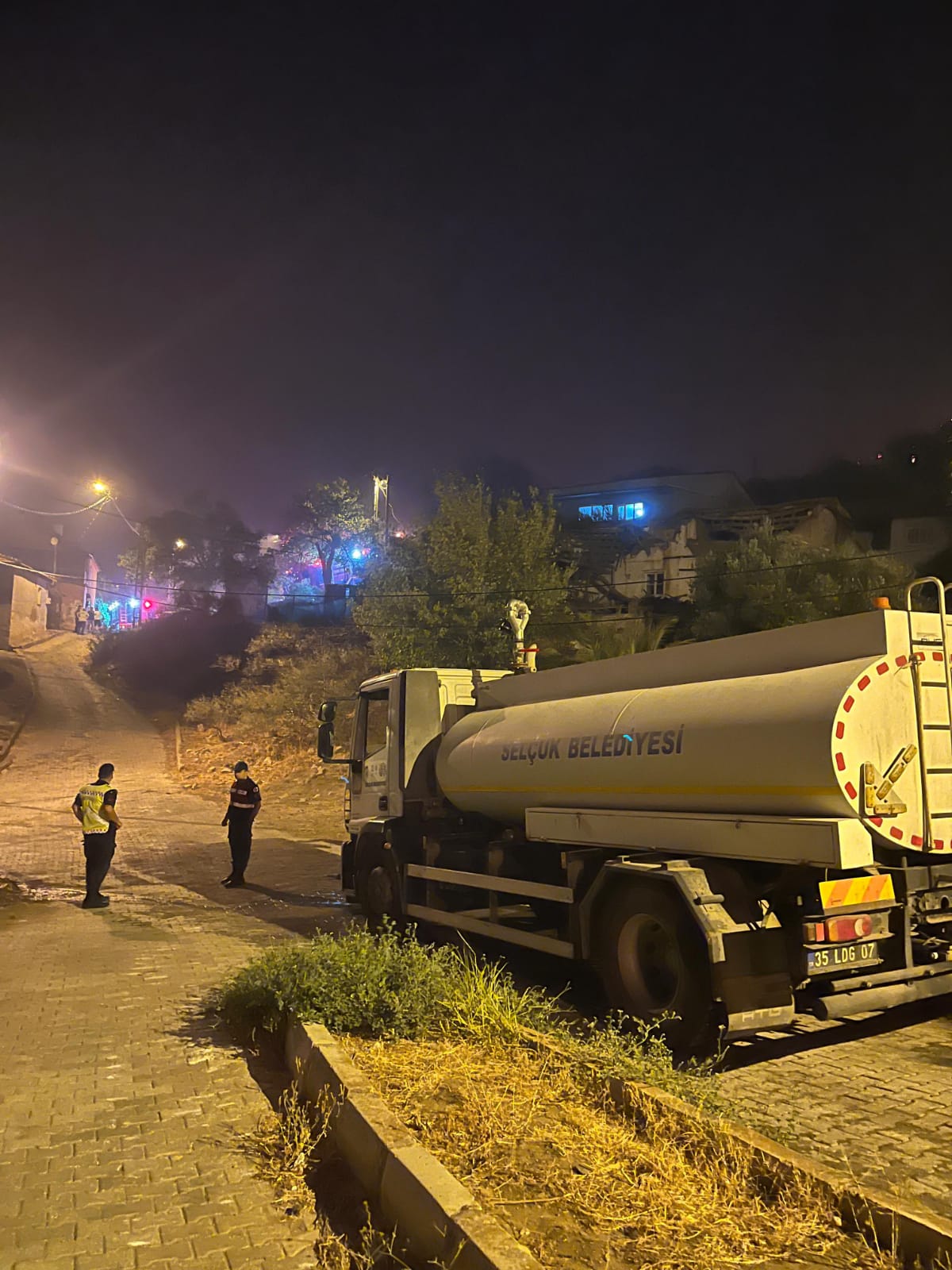 Efes Selçuk Belediyesi’nden yangın bölgesine destek