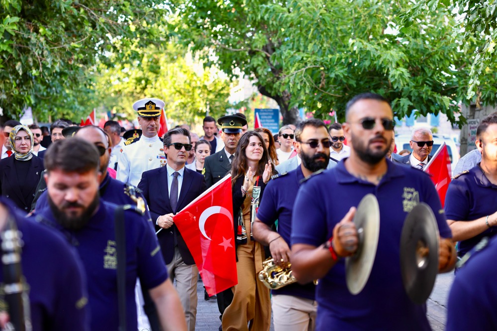 Alaçatı’nın Kurtuluşu’nun 102. Yılı Coşkuyla Kutlandı! 