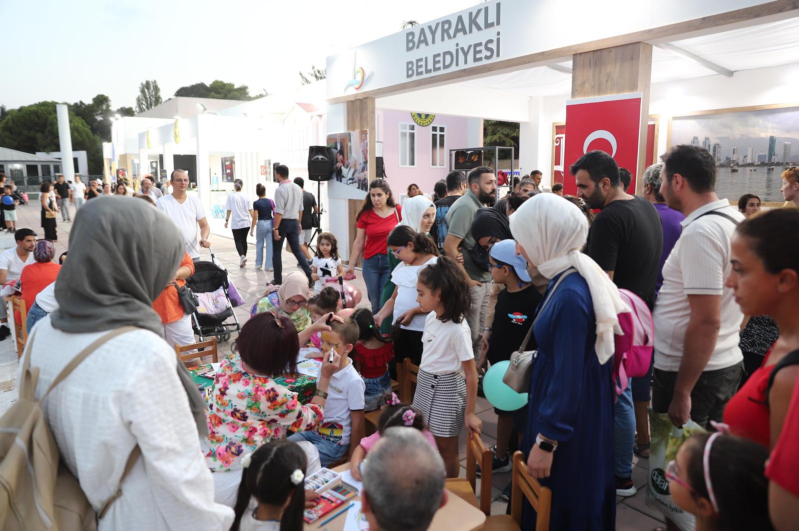 Bayraklı Belediyesinden İzmir Fuarı'na muhteşem final