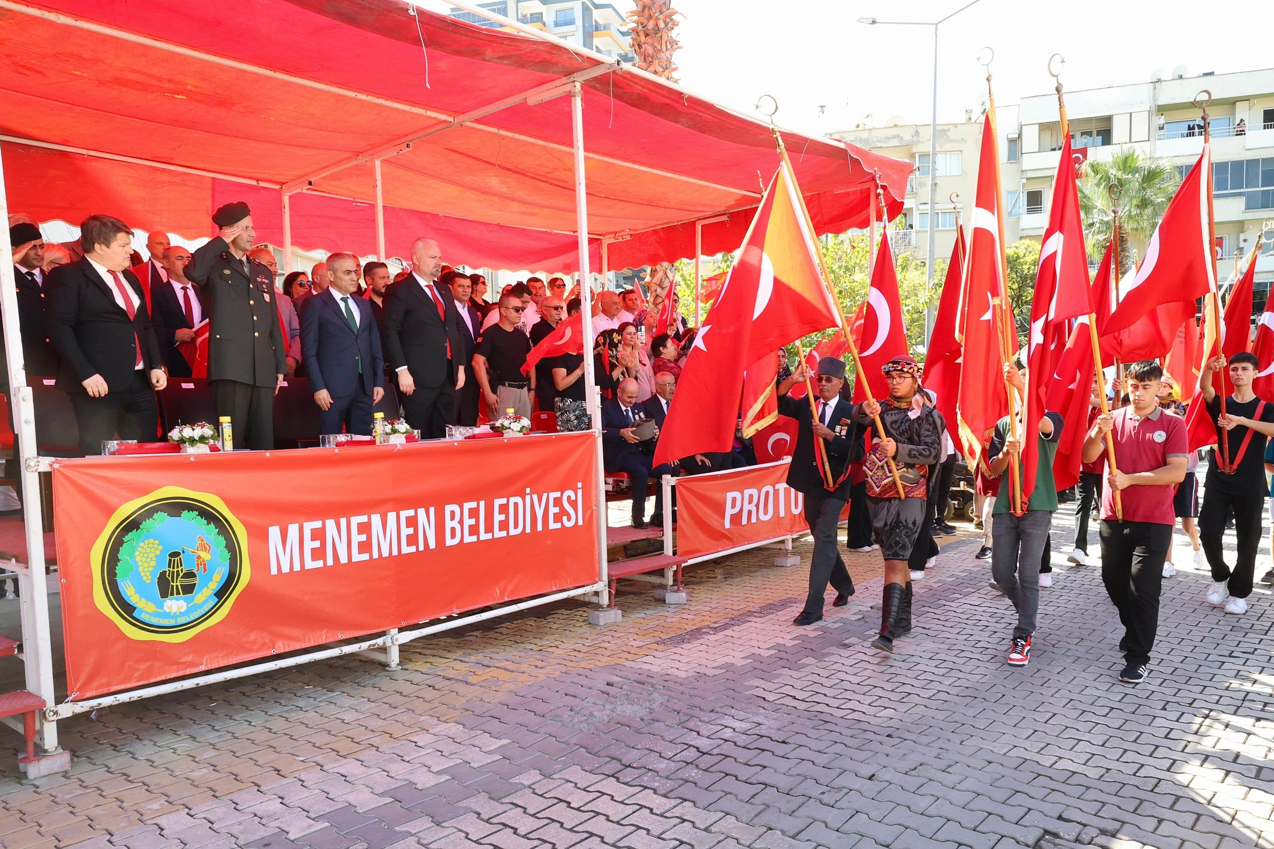 MENEMEN’DE KURTULUŞ COŞKUSU