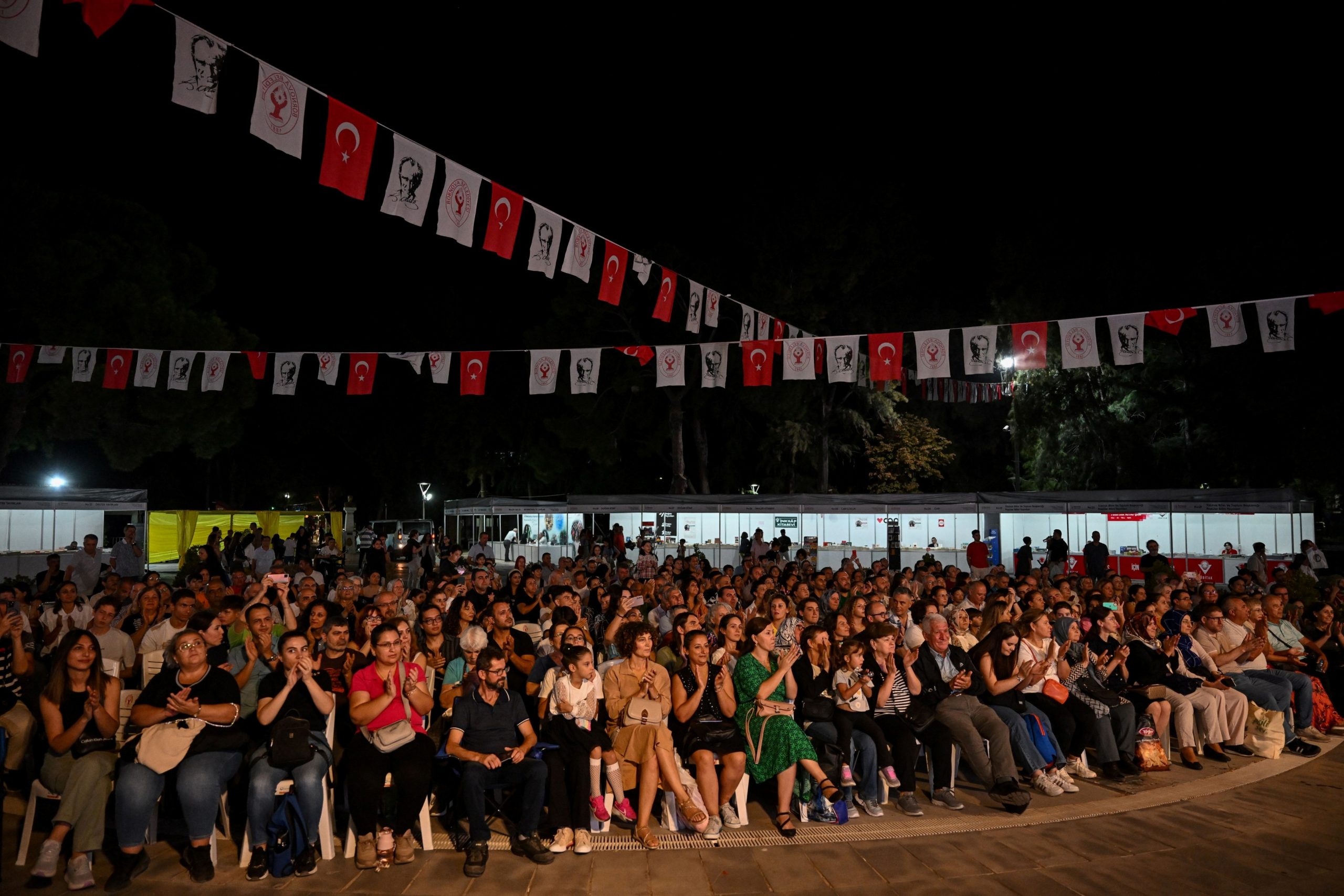 Bornova'da müzik ve edebiyat bir arada