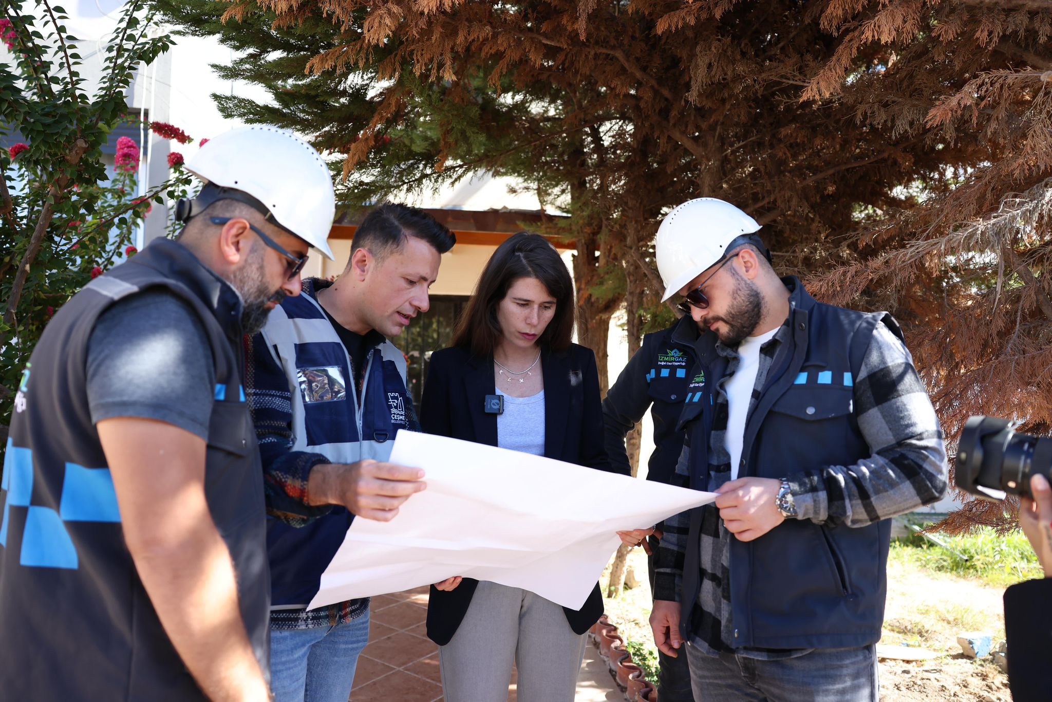 Çeşme’de doğal gaz çalışmalarında ilk kazma vuruldu!