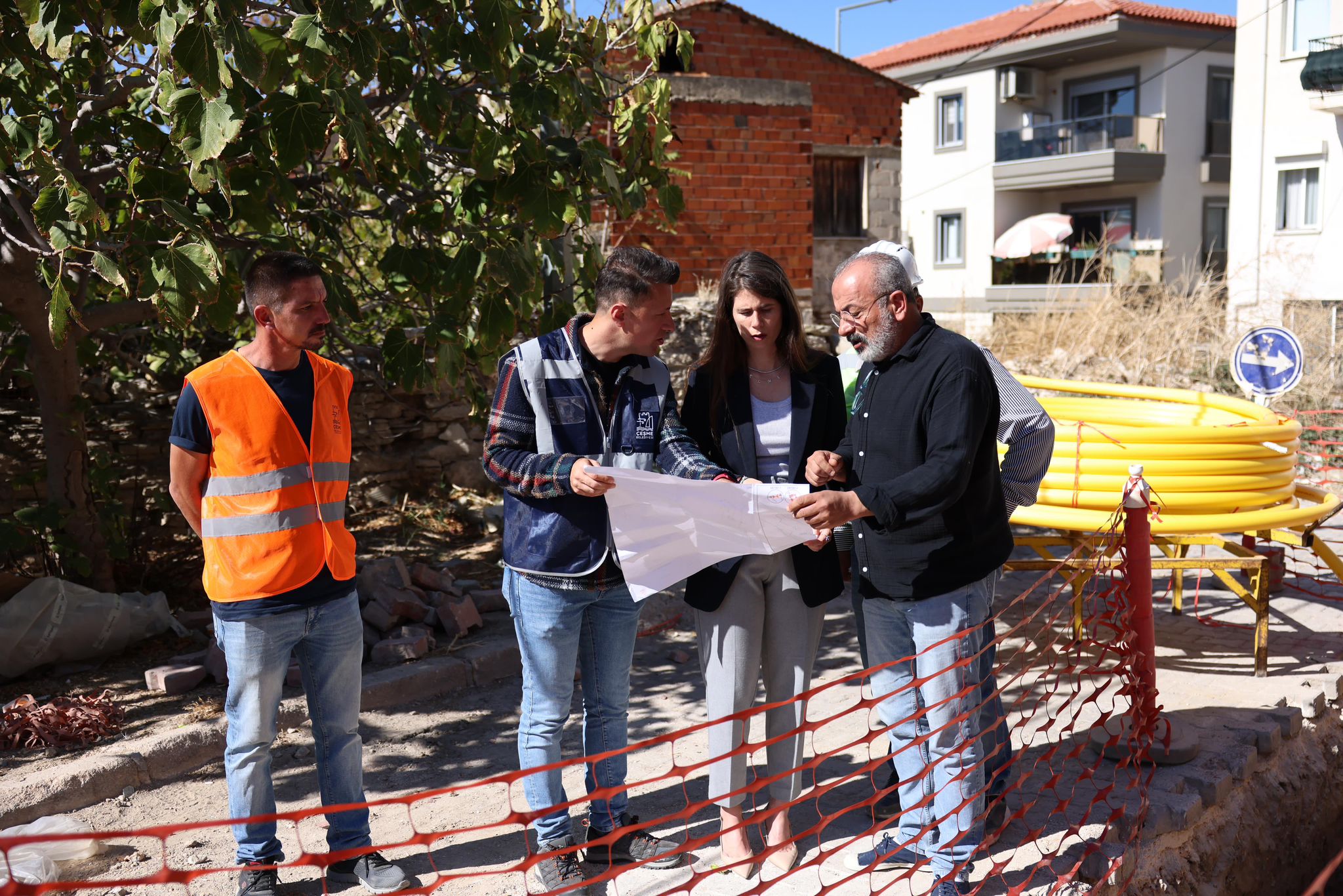 Çeşme’de doğal gaz çalışmalarında ilk kazma vuruldu!