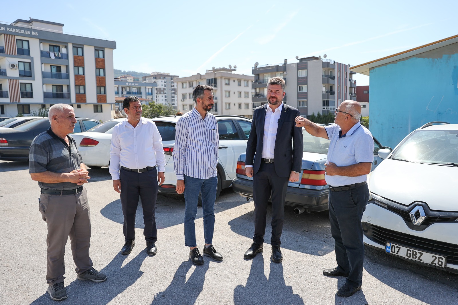 Buca'da başkan Görkem Duman, mahallelerdeki ziyaretlerine devam ediyor