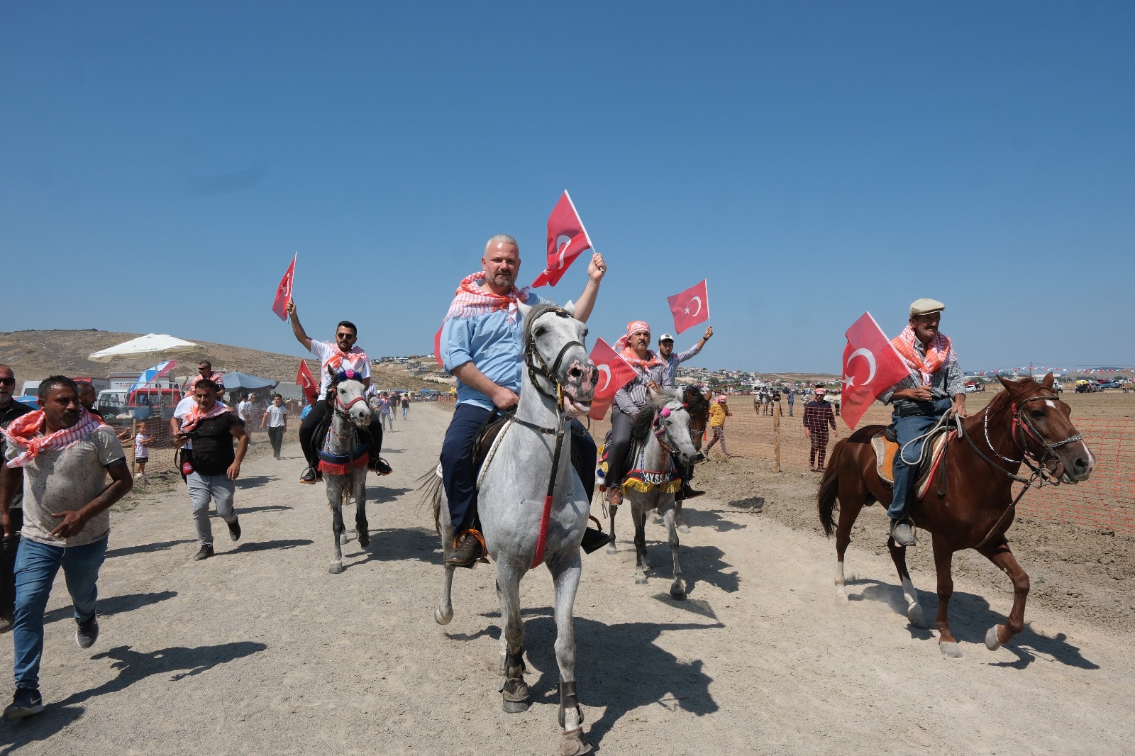 MENEMEN'DE RAHVAN AT YARIŞI HEYECANI YAŞANACAK