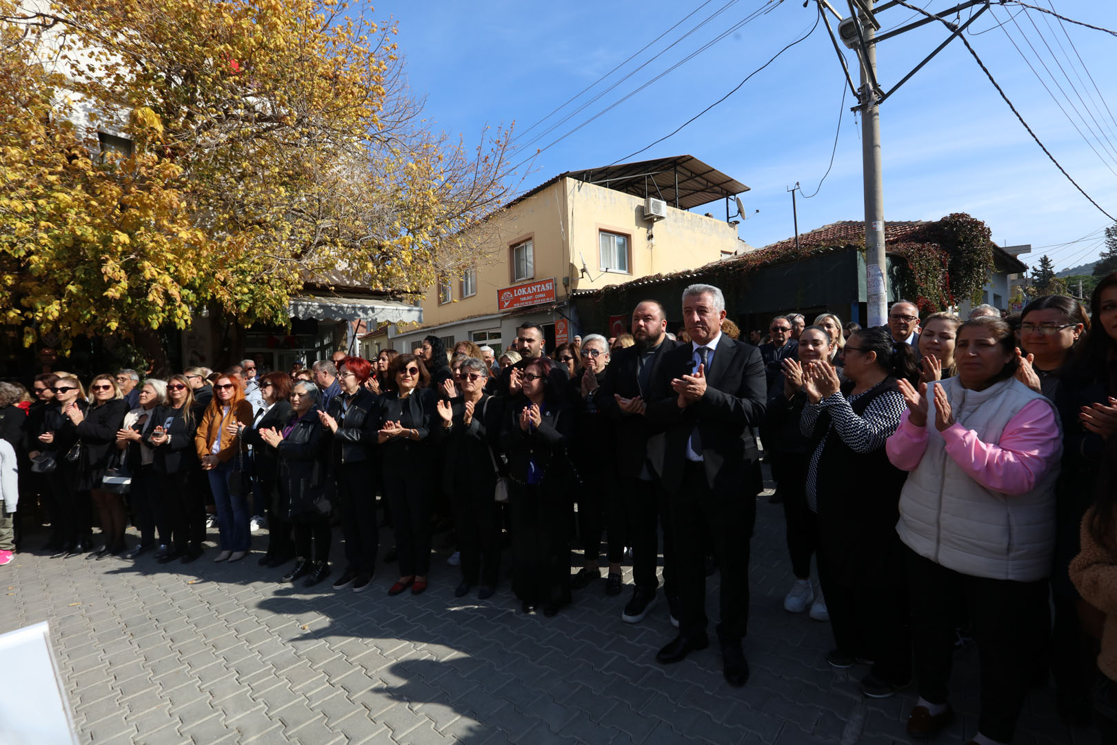 Çamlı’ya Atatürk’ün Yeni Heykeli Dikildi