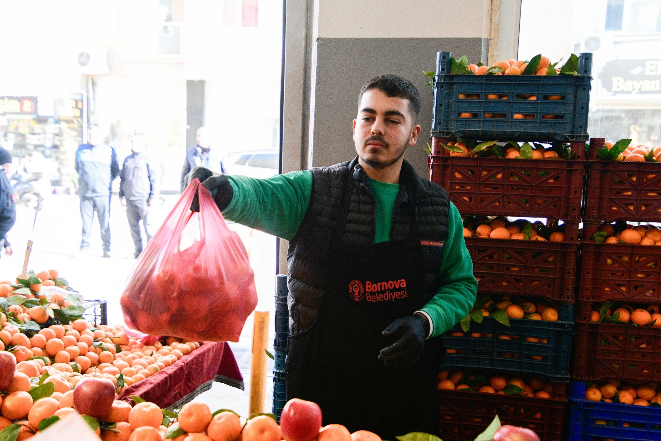 Bornova’da pazar yerlerinde dönüşüm