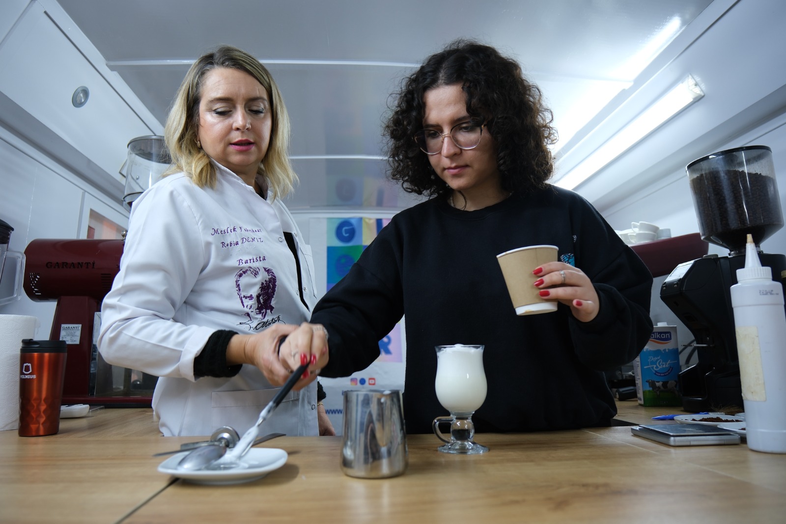 İzmir’in Mobil Barista Otobüsü yollarda 