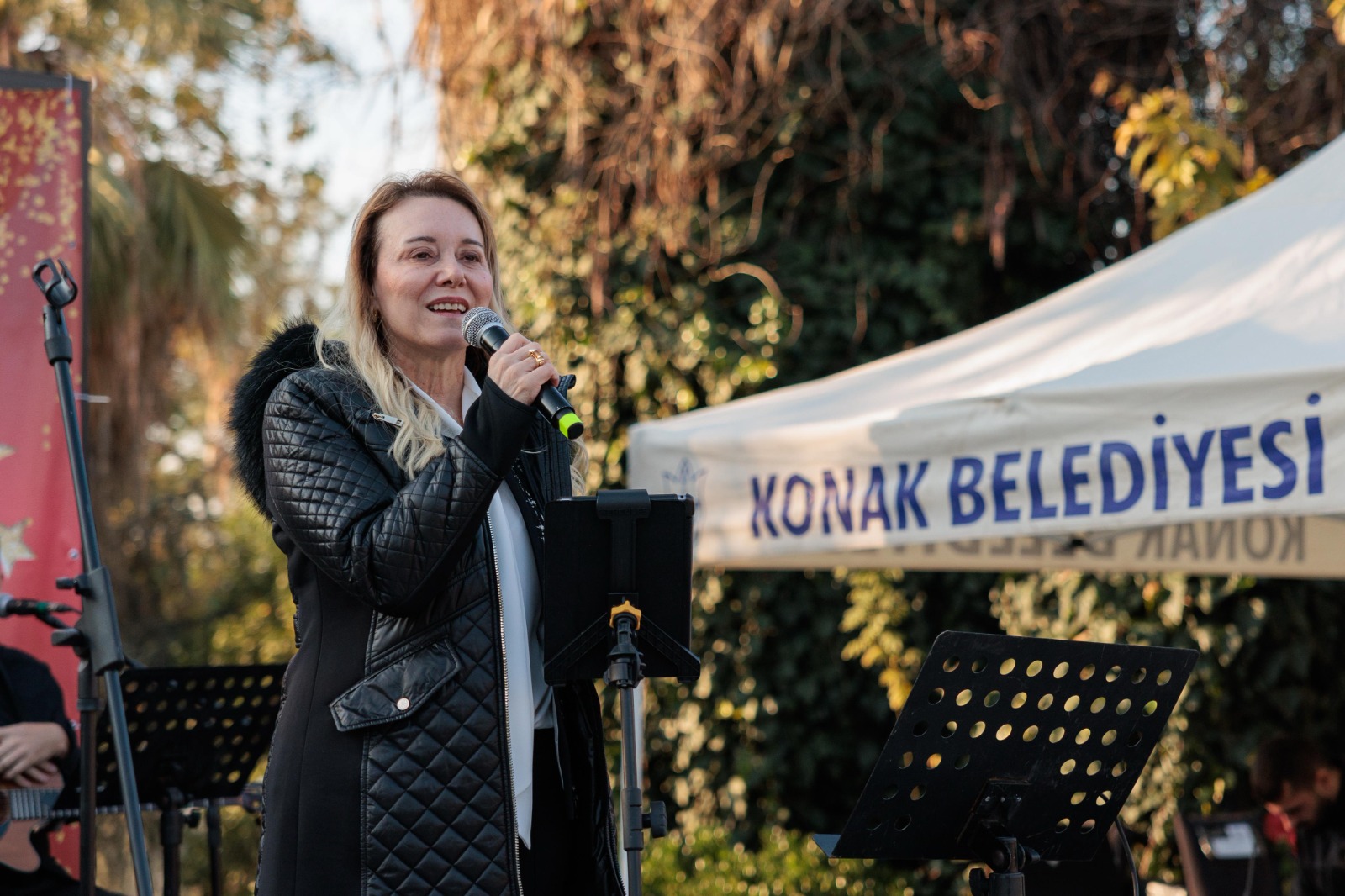 Konak’ta yeni yıl coşkusu kermeslerle devam ediyor